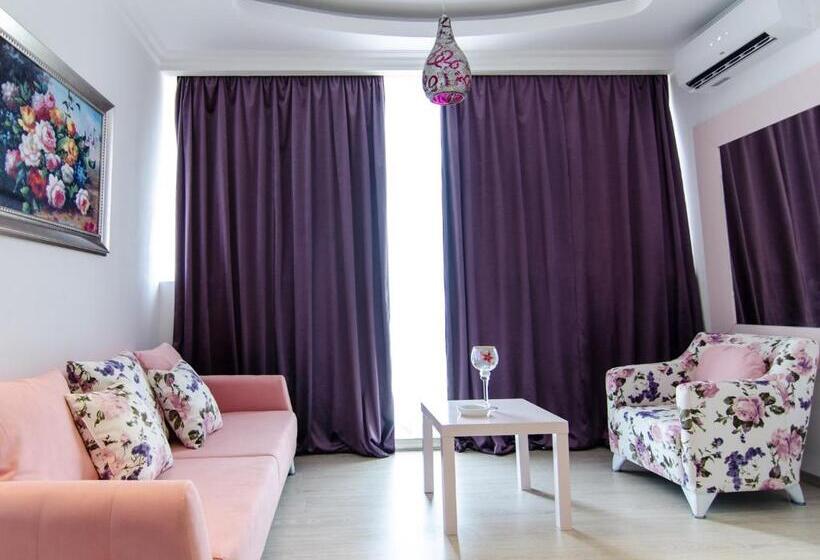 Suite with lake view, Phoenicia Luxury