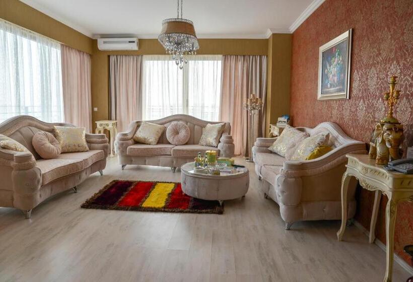 Люкс Повышенной Комфортности, Phoenicia Luxury