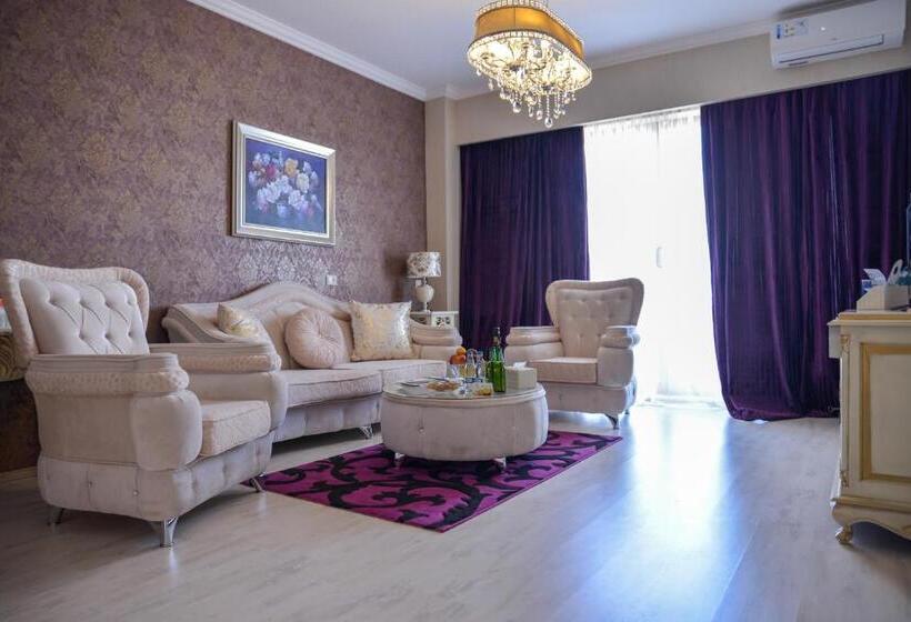 سوئیت رویال, Phoenicia Luxury