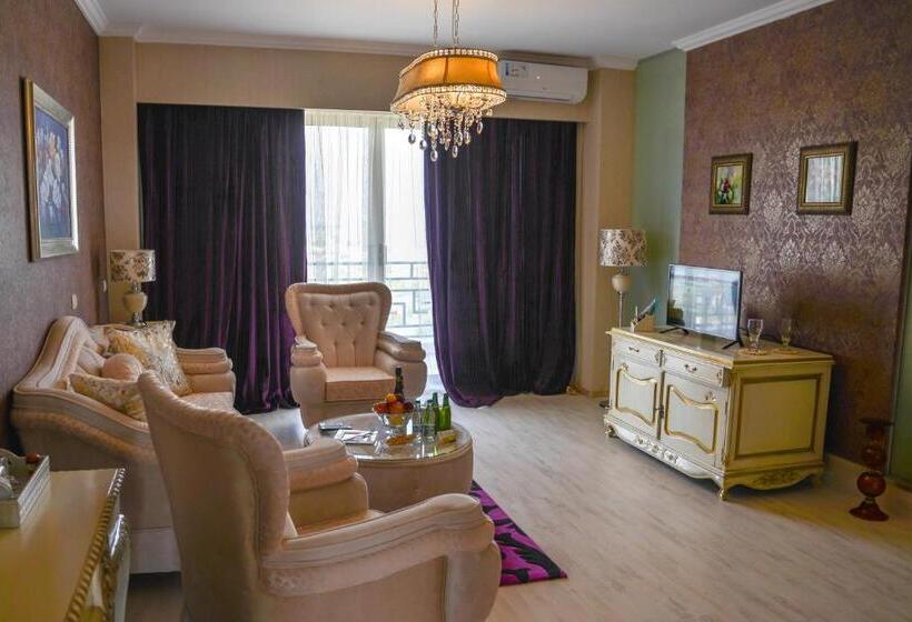 Королевский Люкс, Phoenicia Luxury