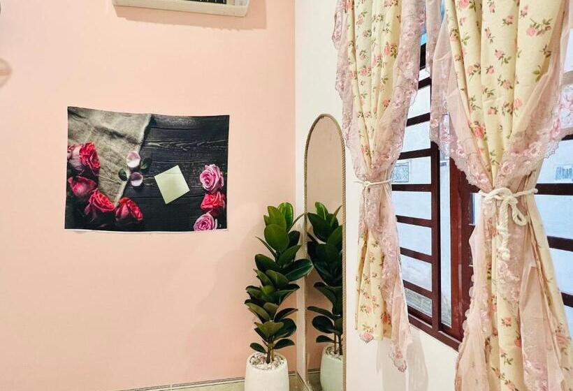 اتاق استاندارد, A.n Homestay