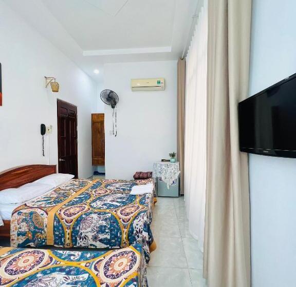اتاق لوکس چهار تخته, A.n Homestay