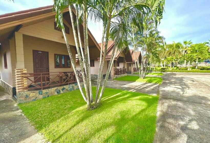 Номер Стандарт с Балконом, โรงแรมแสงทองรีสอร์ท