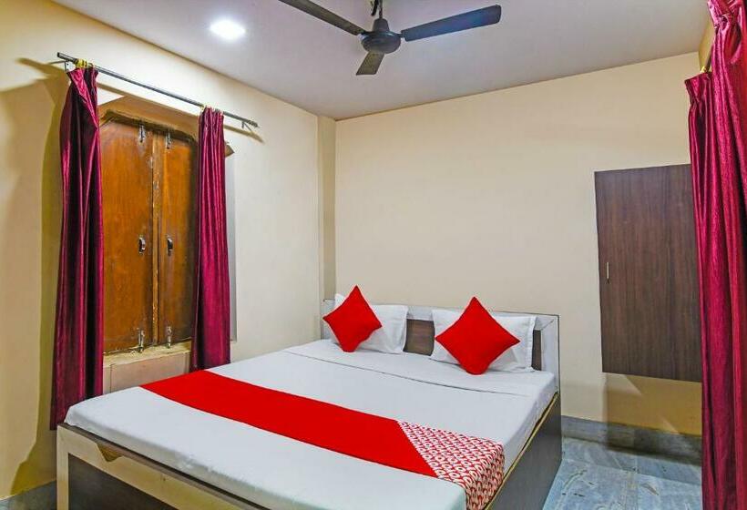 اتاق کلاسیک سه تخته, Oyo Flagship Hotel Ashirbad Deluxe