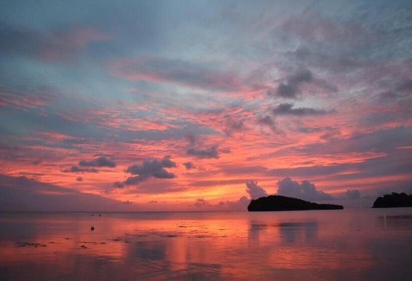 استودیوی استاندارد, Ocean Villa Guam
