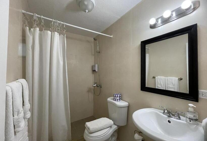 استودیوی استاندارد, Ocean Villa Guam