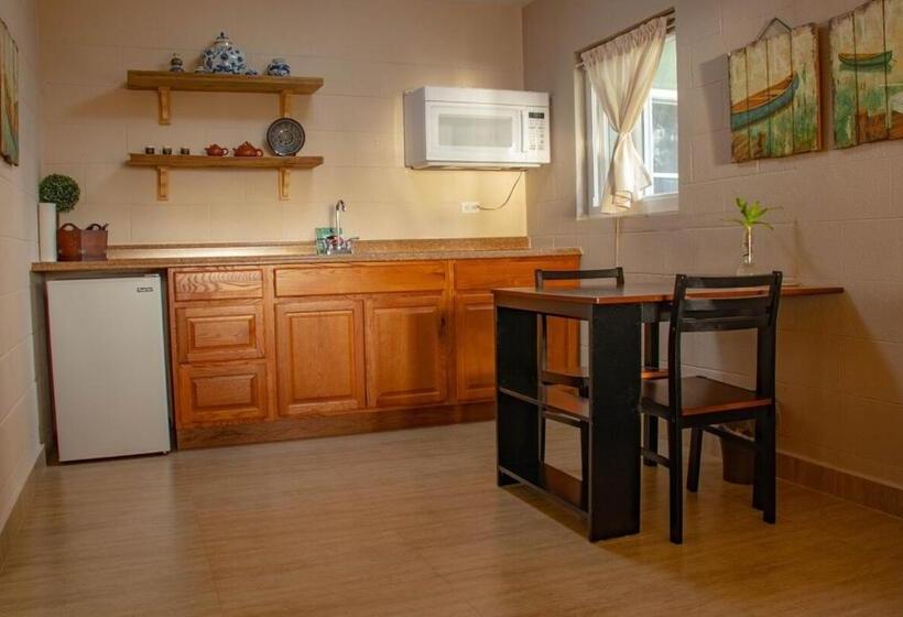 ویلای 1 خوابه با چشم‌انداز دریا, Ocean Villa Guam