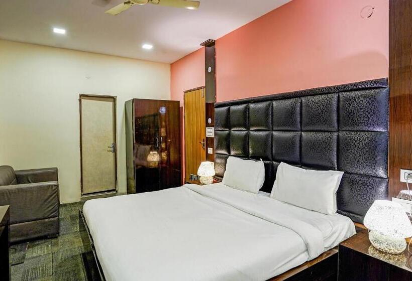 Трехместный Номер Deluxe, Collection O Riveria Resort