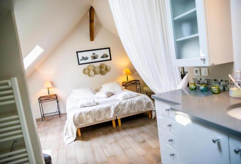Полулюкс, La Ferme De L Oudon & Spa