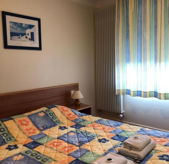 スタンダード４人部屋, Hôtel Restaurant La Diligence