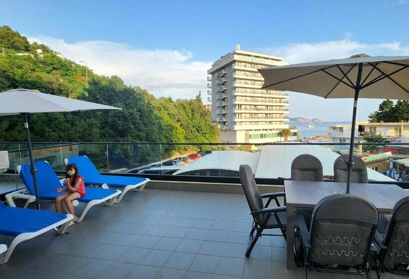 Deluxe Suite Sea View, Apart Hotels Locco Guinness