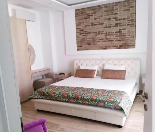 آپارتمان 1 خوابه با چشم‌انداز دریا, Apart Hotels Locco Guinness