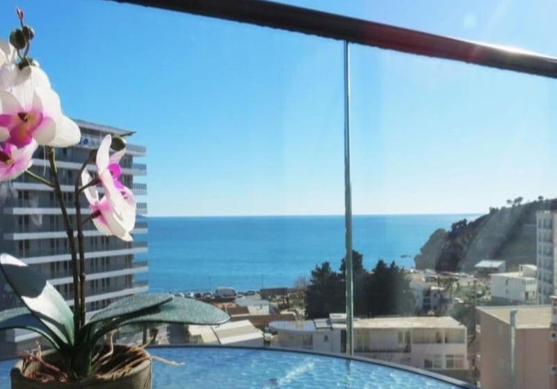 اتاق استاندارد با بالکن و چشم‌انداز دریا, Apart Hotels Locco Guinness