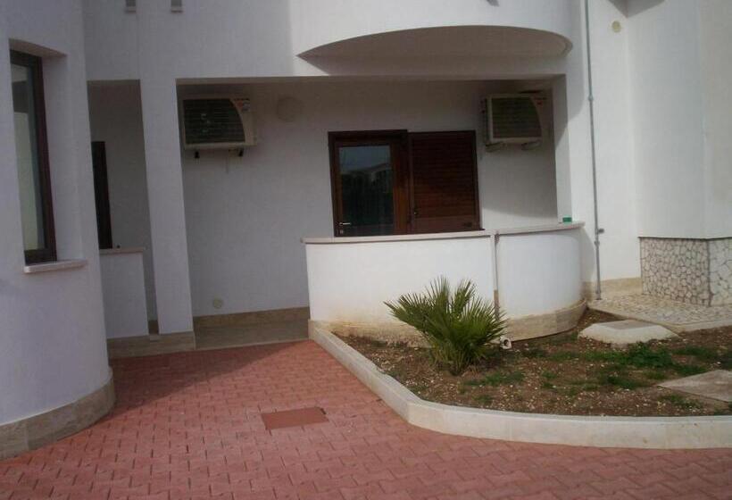 Апартаменты 1 Спальня Нижний Этаж, Residence Nettuno