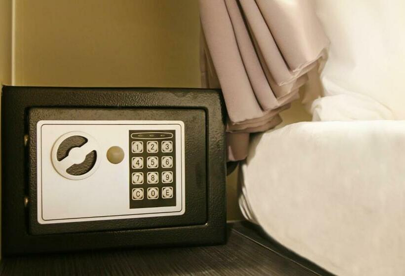 Bed in Shared Room with Shared Bathroom, Backpackers Hostel   Taipei Changchun