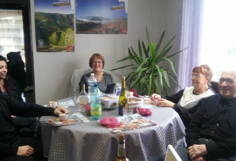 Номер Стандарт, Auberge Du Mazet