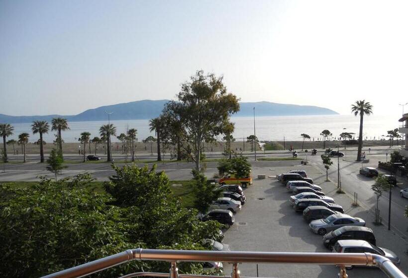 1 Bedroom Apartment Sea View, Onorato