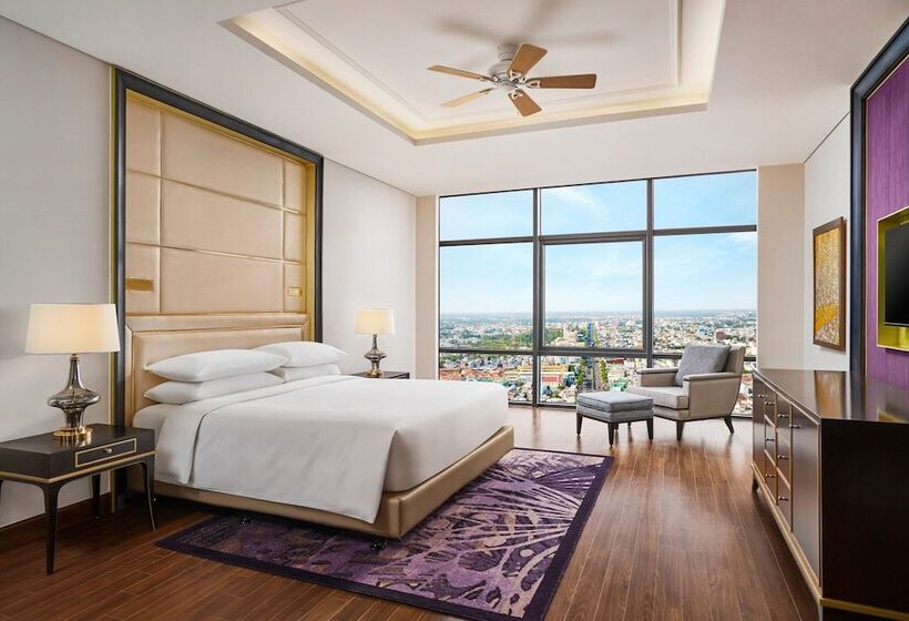 Номер Клуб, Sheraton Can Tho