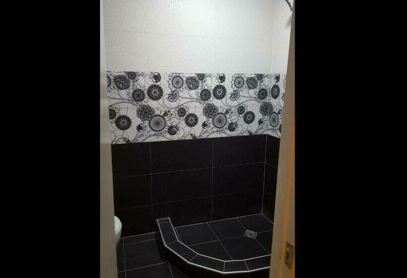 اتاق استاندارد سه تخته با بالکن, Near The Sea