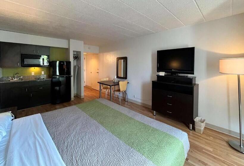 Quarto Estandar Cama King, Studio 6 Suites Clarion, Pa