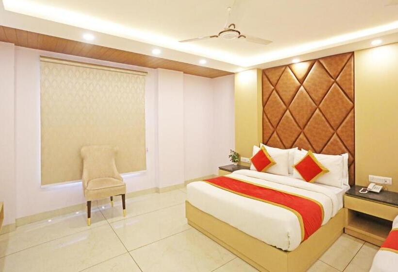 اتاق سوپریور با تخت بزرگ, Frankstay By Hotel Mayfair Newly Built   New Delhi