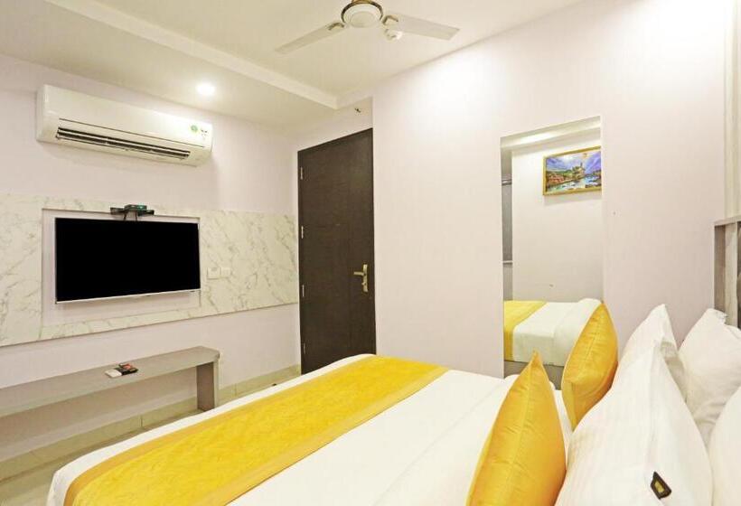 اتاق سوپریور با تخت بزرگ, Frankstay By Hotel Mayfair Newly Built   New Delhi