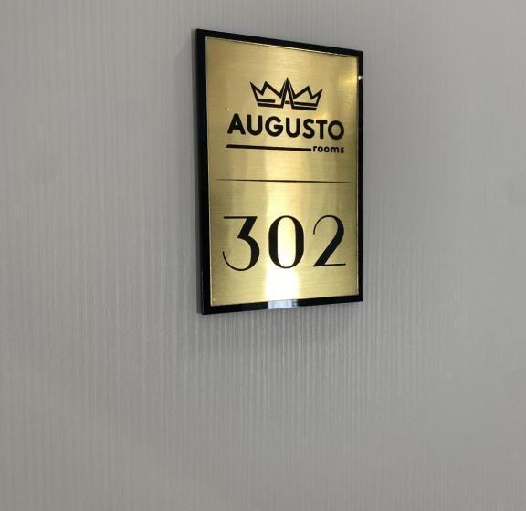 اتاق استاندارد سه تخته با بالکن, Augusto Rooms