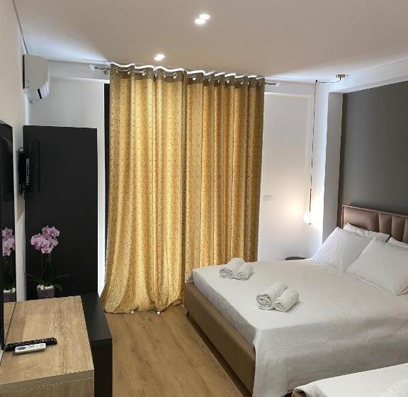 اتاق استاندارد سه تخته با چشم‌انداز, Augusto Rooms