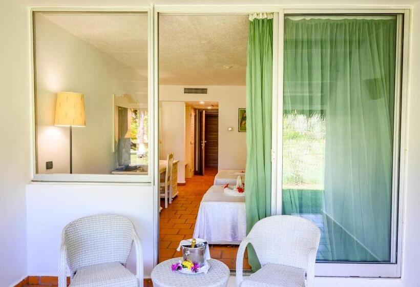 اتاق استاندارد با چشم‌انداز دریا, Andilana Beach Resort
