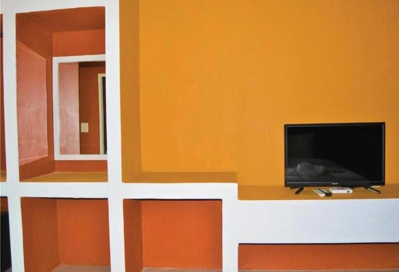 اتاق لوکس با بالکن, World Cat Beach & Resort เวิลด์แคท บีช แอนด์ รีสอร์ท