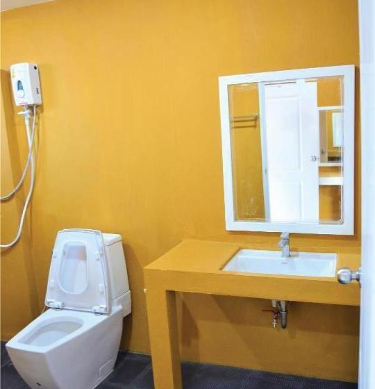 اتاق استاندارد با چشم‌انداز استخر, World Cat Beach & Resort เวิลด์แคท บีช แอนด์ รีสอร์ท