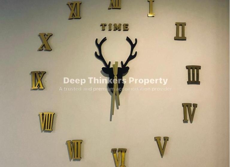 شقة غرفتين, Deep Thinkers Property