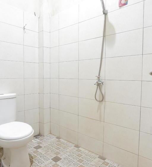 Номер Стандарт, Oyo 93119 Guest House Leo Patra