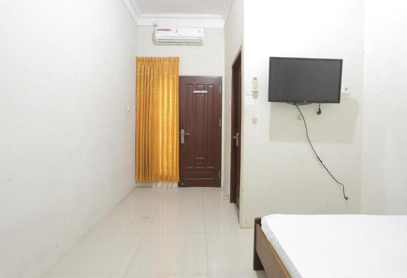 Номер Стандарт, Oyo 93119 Guest House Leo Patra