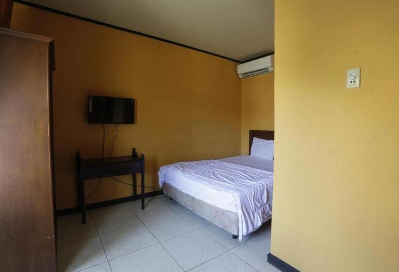 Номер Стандарт, Oyo 93119 Guest House Leo Patra