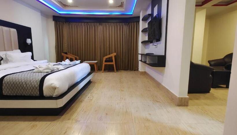 اتاق استاندارد با چشم‌انداز کوهستان, The Gangtok Heritage Inn