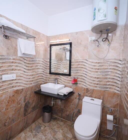 Quarto Deluxe, Unitech Cyber Park Gurgaon