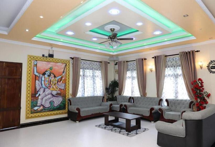 اتاق استاندارد با وان آب گرم, Hajiz Palace