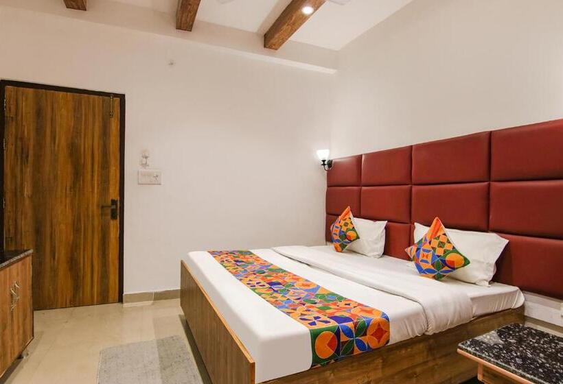 디럭스 룸, Fabhotel Grover