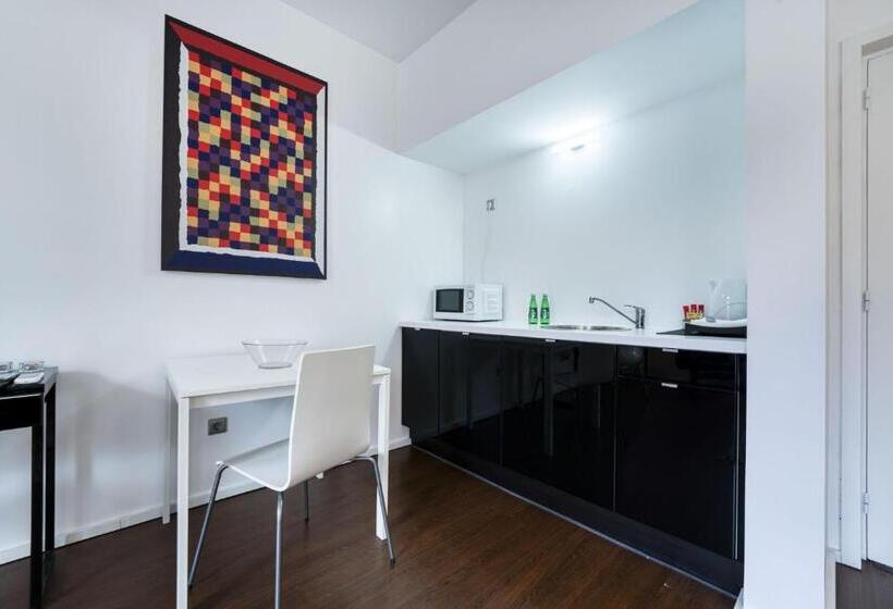 اتاق استاندارد با بالکن, Fine Arts Studios By Olala Homes
