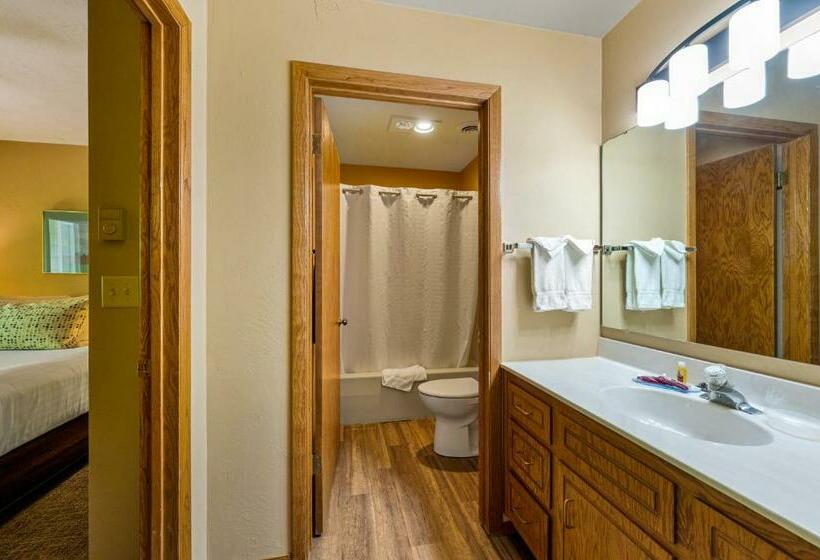 스위트, Somerset Inn & Suites