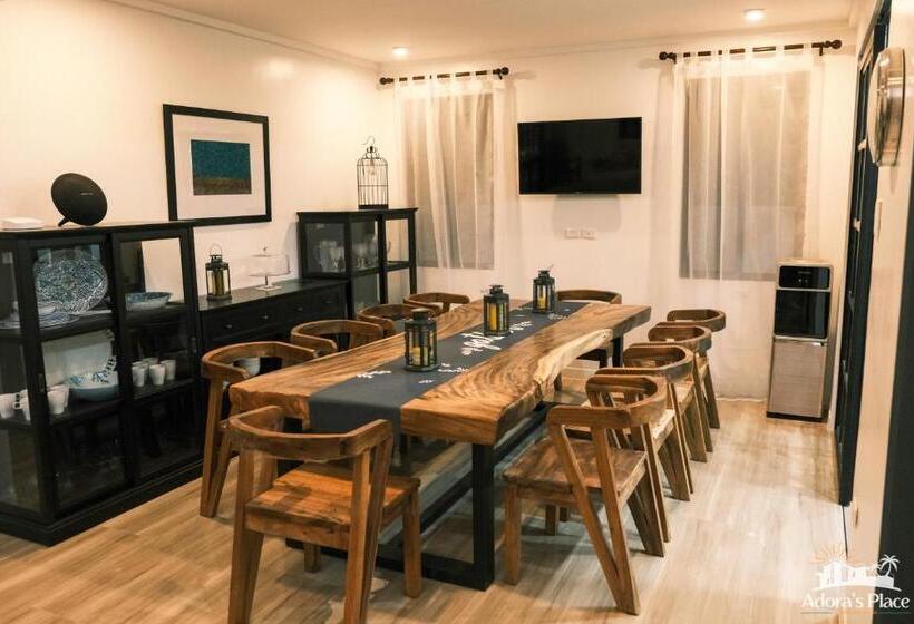 اتاق خانوادگی, Adora S Place   Family Room