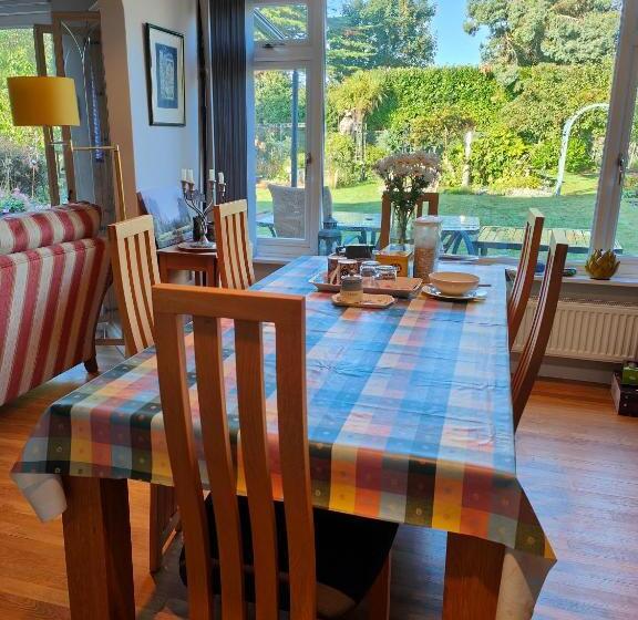 Номер Стандарт, Bracken Lodge