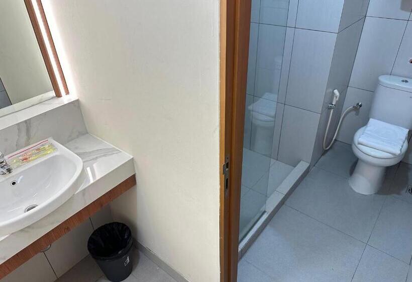 Quarto Deluxe, D Primahotel Jemursari Surabaya