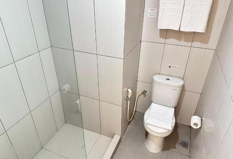 Quarto Estandar Cama King, D Primahotel Jemursari Surabaya