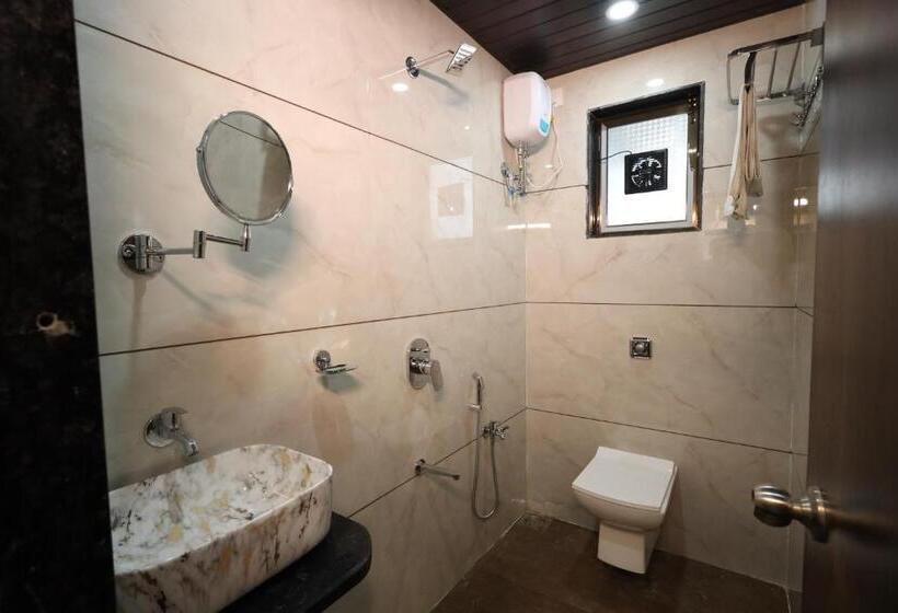 Номер Deluxe, R K Residency Mahape