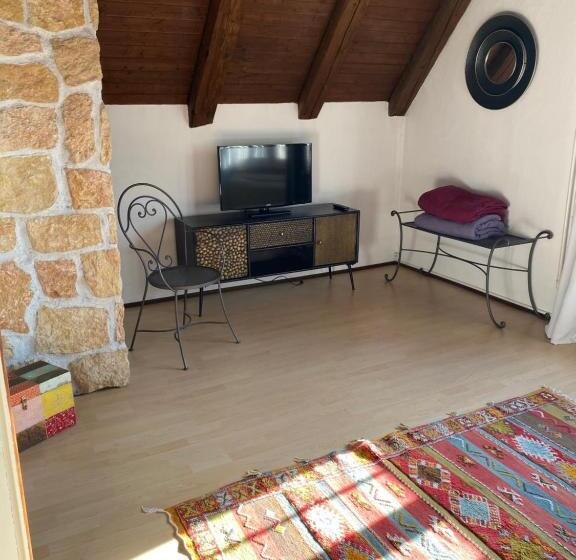 Standard room with outdoor bath, La Maison Du Petit Bonheur