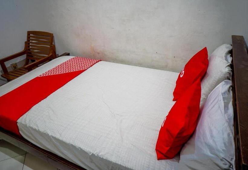 Номер Economy, Oyo 93069 Penginapan Sumber Rizki
