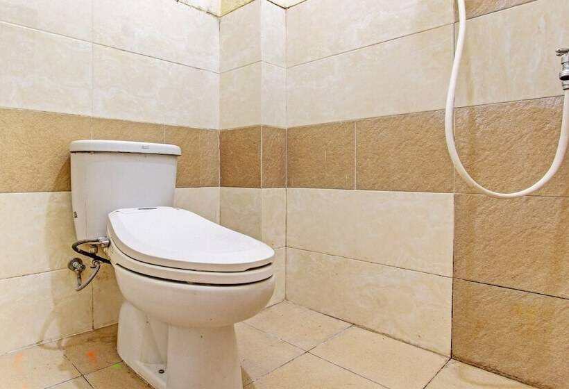 Номер Стандарт, Oyo Life 92663 Karmel 6