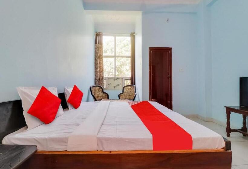 Трехместный Номер Классика, Oyo Flagship Hotel Kalindi Farms